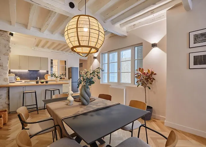 Coru - 3 A Halles Paříž