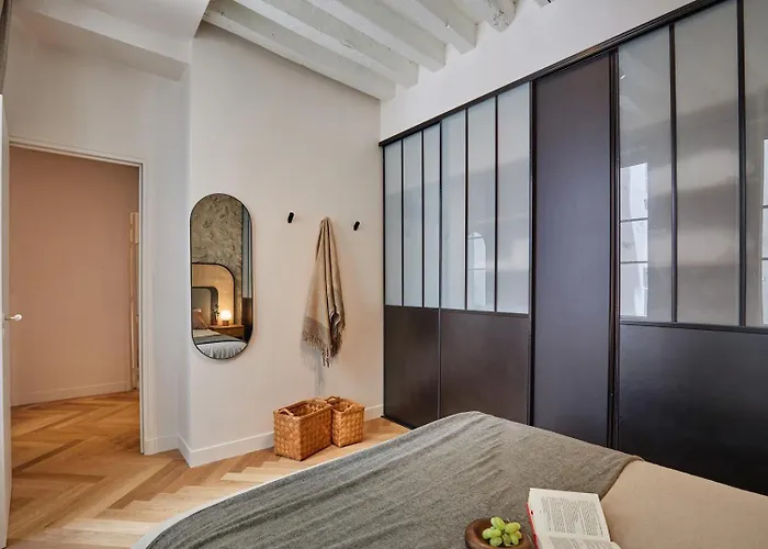 Coru - 3 A Halles * Paříž