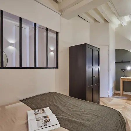 Apartment Coru - 3 A Halles